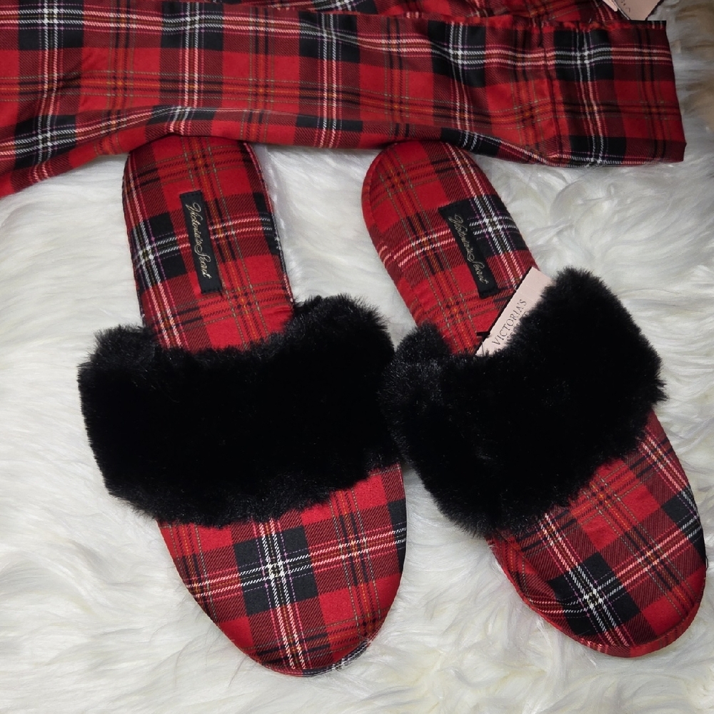 Victoria Secret Treasures Red and Black Plaid Slippers Size Medium